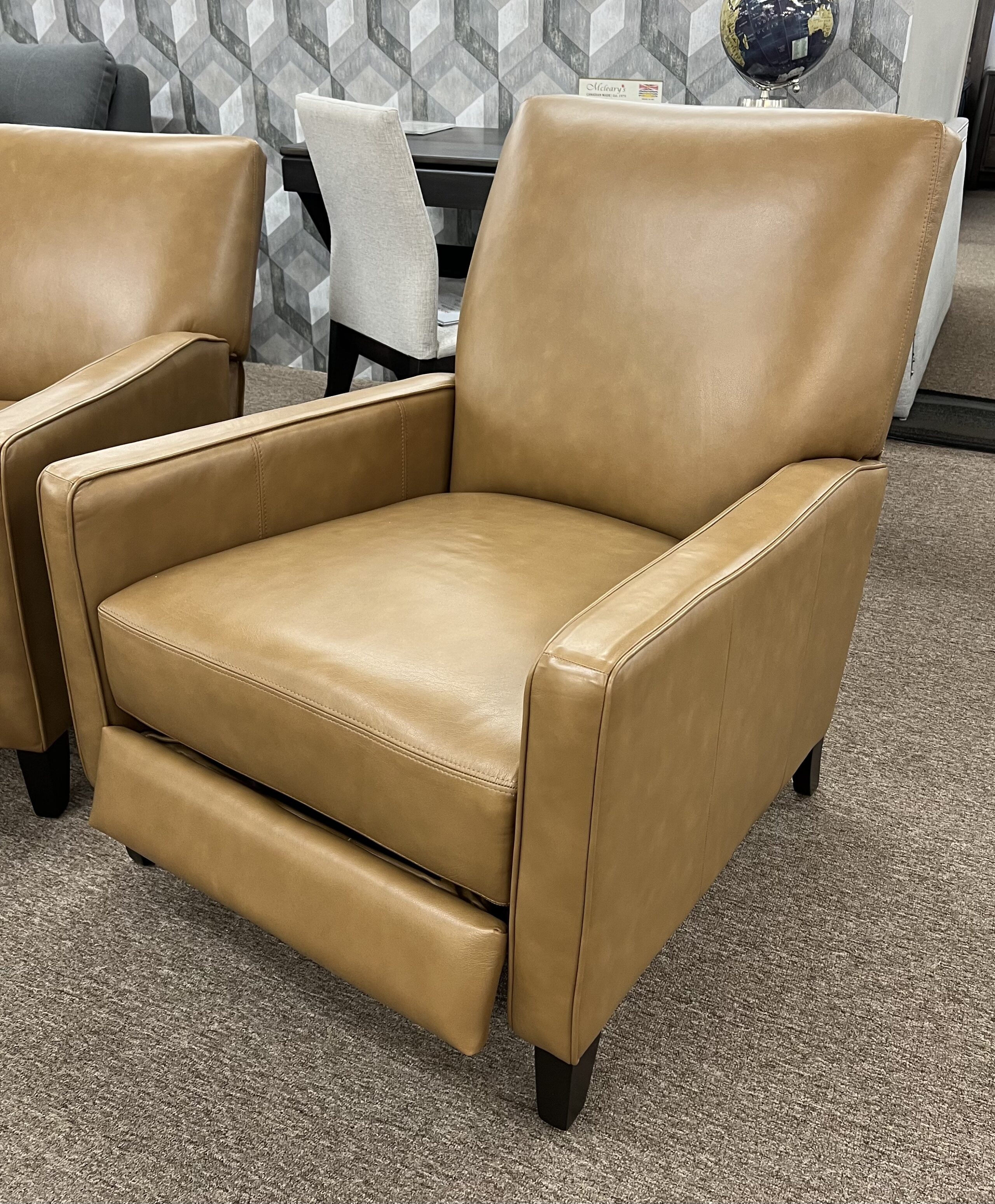 7312 push back leather recliner