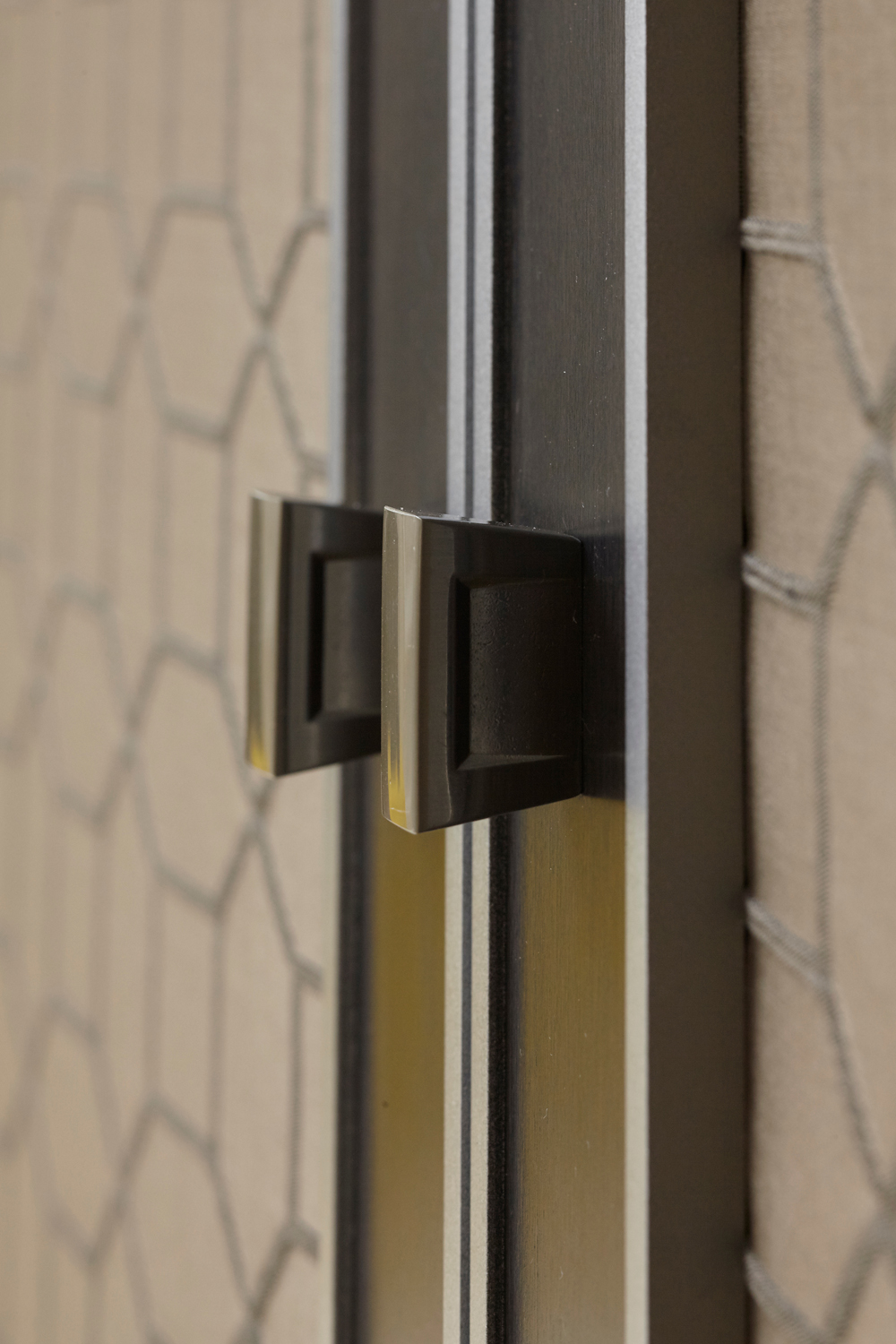 Luxe Cabinet With Deck 8094