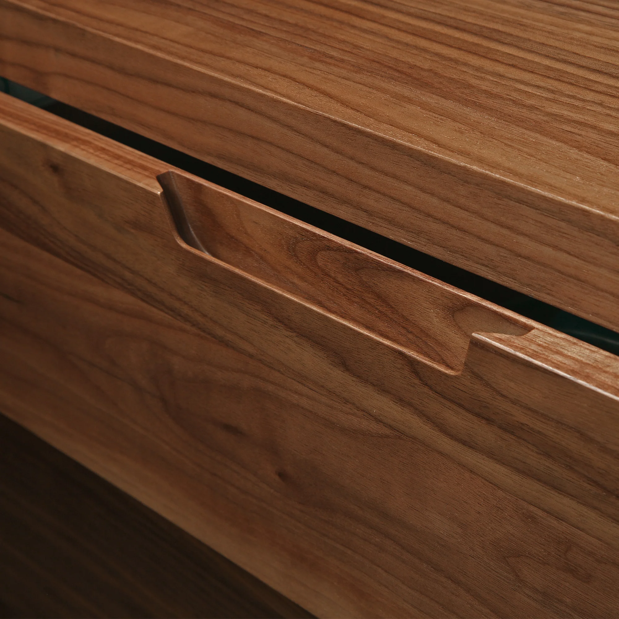 Alder 5-Drawer Chest