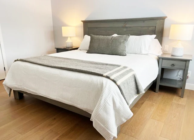 Stage Coach Platform Bed
